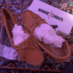 MINNETONKA FULL GRAIN SUEDE MOCCASINS size 11